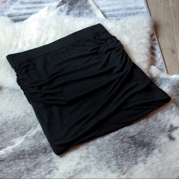 NWOT Banana Republic Soft Knit Mini Skirt Sz M - Picture 3 of 3